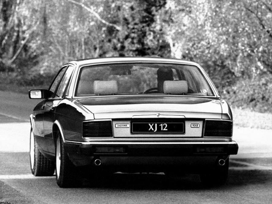  Jaguar XJ12 1993 года  (фото 2 из 7)